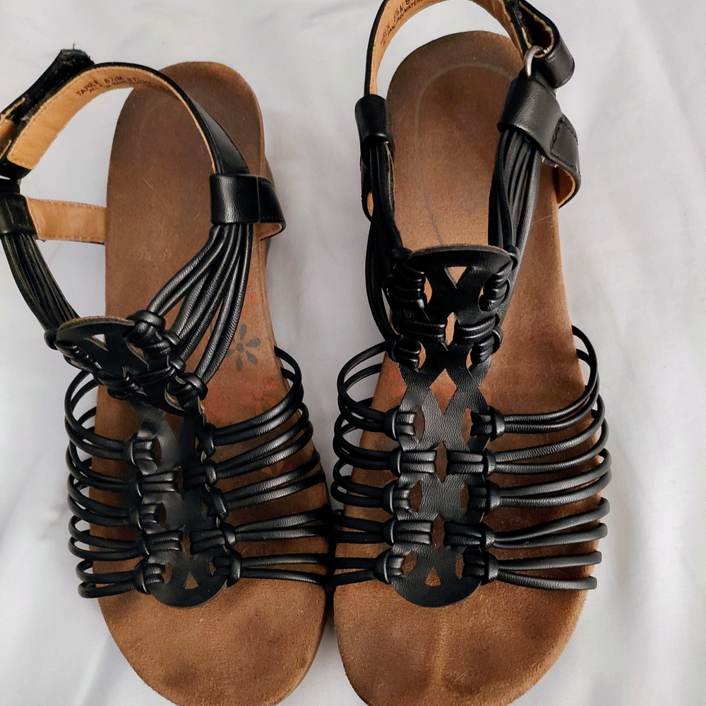 BareTraps Black Strappy Women's Sandals